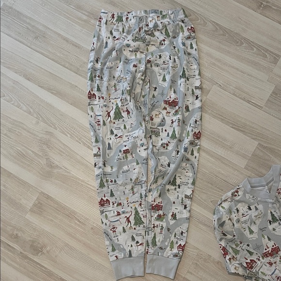 Festive Holiday Print PJ’s - Picture 4 of 6